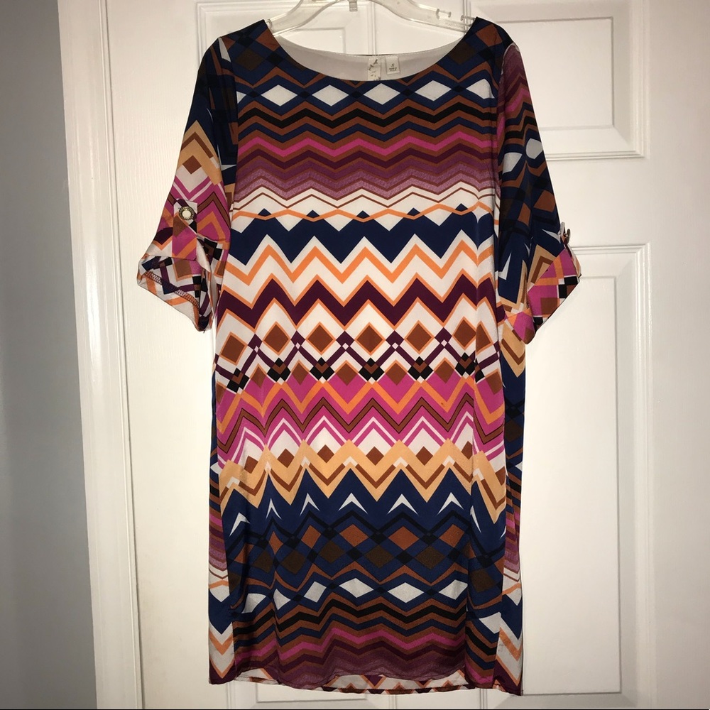 Patterned Dress - Picture 2 of 3